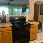 Cozy Cottage Near Beaches And Downtown Sarasota