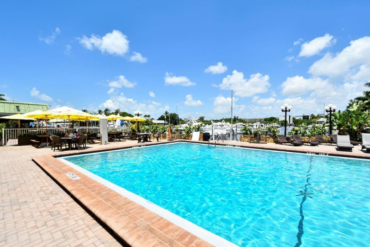 Slice Of Sarasota's Paradise Bayfront Aparthotel *