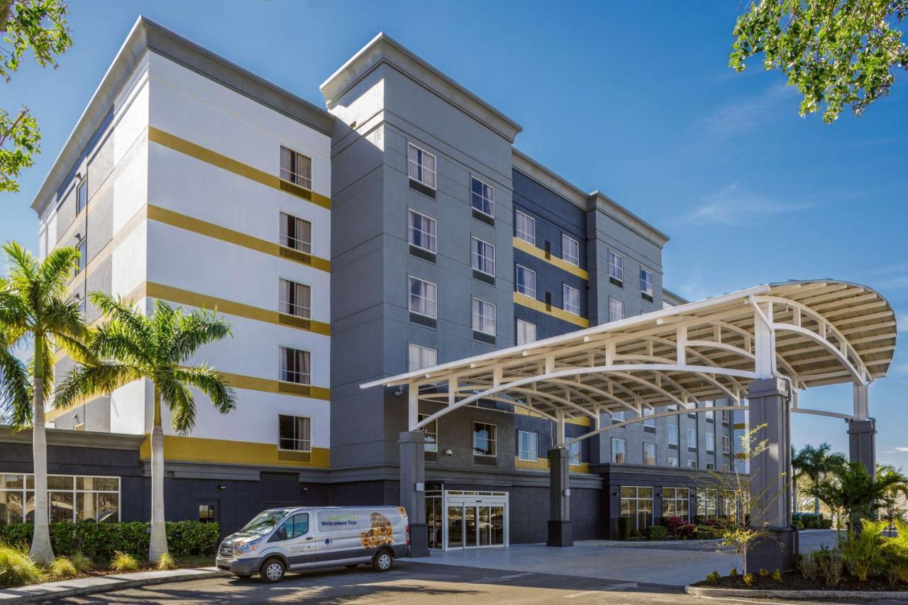 Doubletree By Hilton Bradenton Airport Hotel