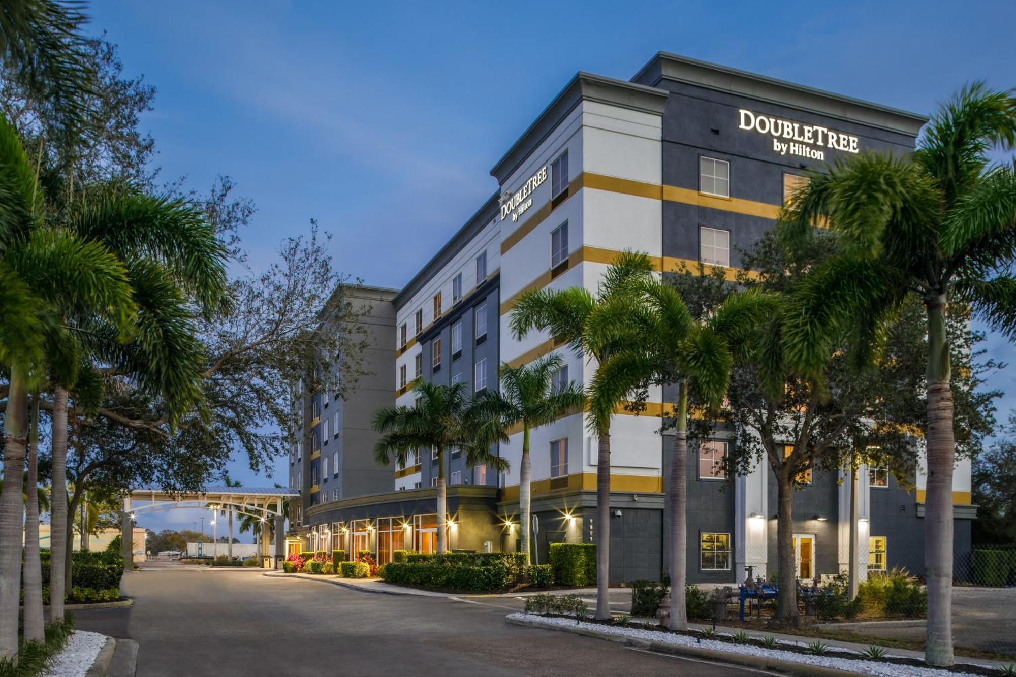Doubletree By Hilton Bradenton Airport 4*