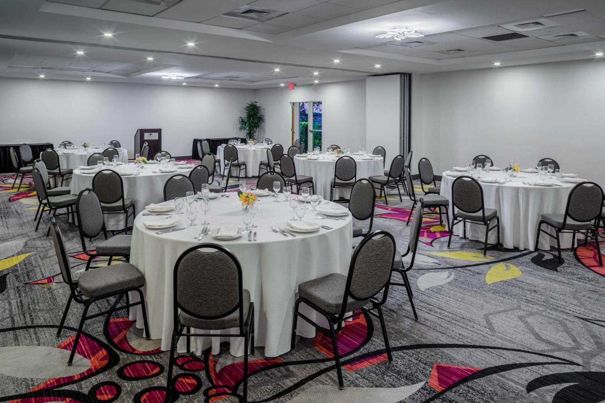 Hotel Doubletree By Hilton Bradenton Airport 4*