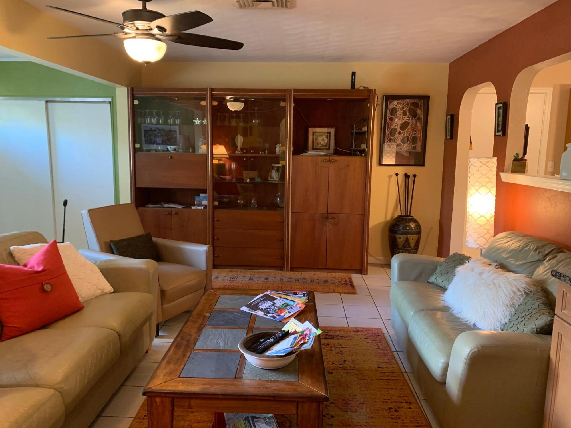 Cozy Near Beaches And Downtown