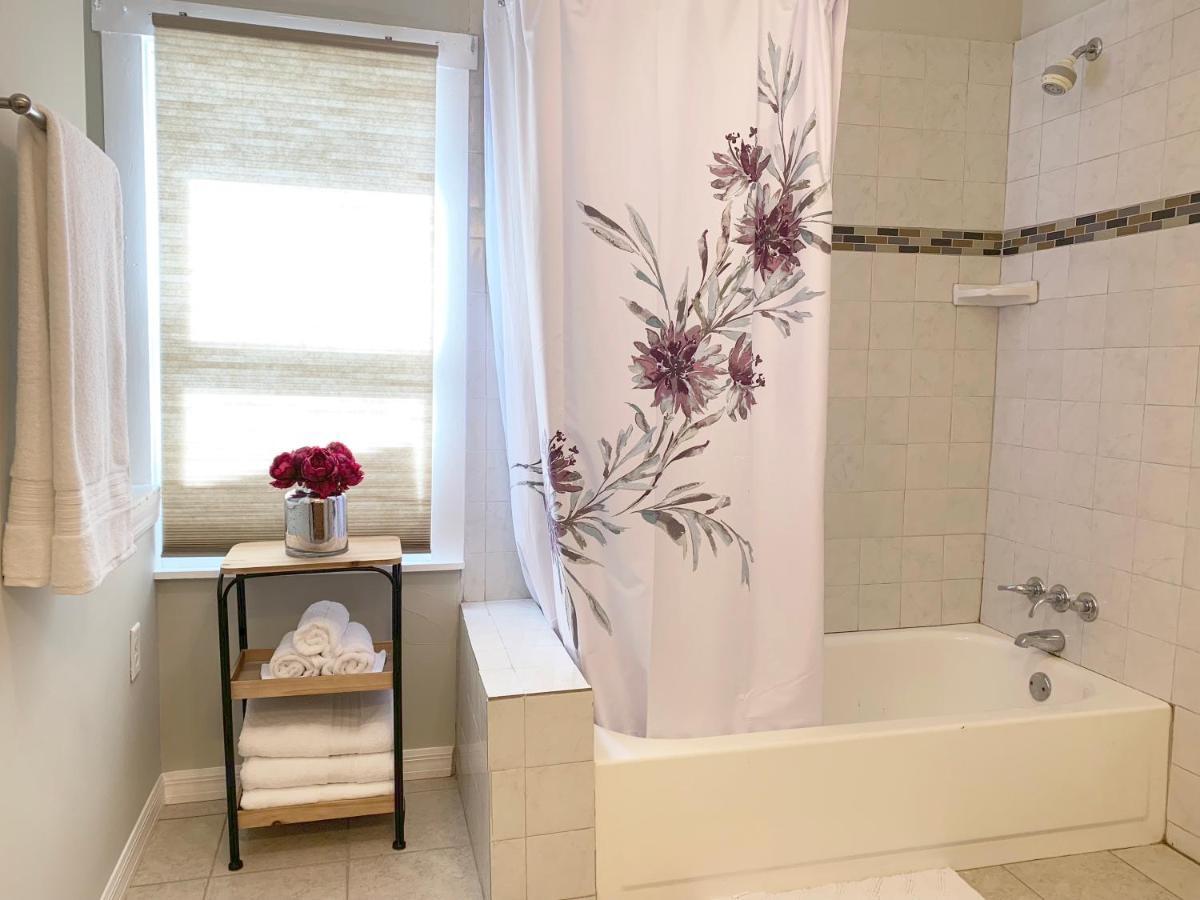 Apartment Downtown Near Siesta Key Beaches And Golfing
