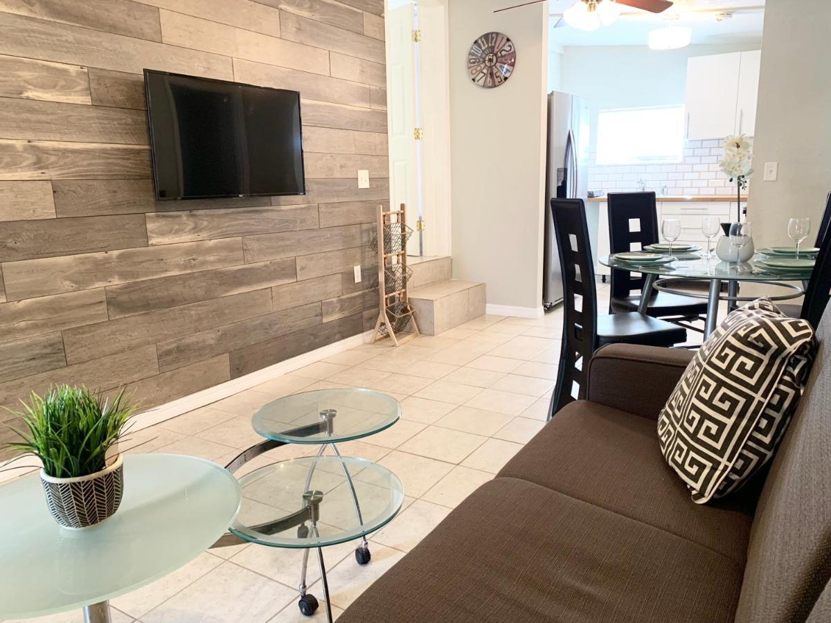 Apartment Downtown Near Siesta Key Beaches And Golfing *