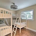 Bright Sarasota Bungalow - 5 Mi To Siesta Beach!