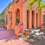 Vibrant Sarasota Studio Less Than 1 Mile From The Beach!