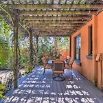 Vibrant Sarasota Studio Less Than 1 Mile From The Beach!