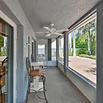 Lido Key Hideout With Patio And Yard And Walk To Beach!