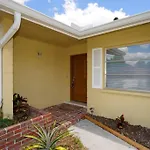 Pool Home - Close To Beaches, Food, Downtown!