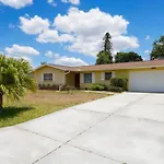 Pool Home - Close To Beaches, Food, Downtown!