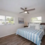 Pool Home - Close To Beaches, Food, Downtown!