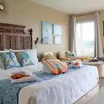 Bay Mariner - Gorgeous Water Front Condo!