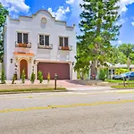 Sunny Sarasota Abode With Yard About 1 Mi To Dtwn!