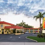 Super 8 By Wyndham Sarasota Near Siesta Key