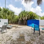 Charming Studio Unit Across From Lido Key Beach