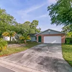Spacious Modern House. Private Heated Pool And Spa