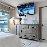 Siesta Breakers Penthouse On The Beach