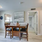 Coastal Sarasota Condo Minutes To Beach!