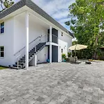 Coastal Sarasota Condo Minutes To Beach!
