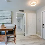 Coastal Sarasota Condo Minutes To Beach!