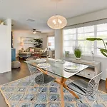 Sunny Sarasota Home With Pool Near Siesta Key Beach!