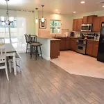 New England 3Bd 2Bt Home Heated Pool Close To Siesta
