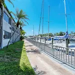 Waterfront Room, Heated Pool, Tiki Bar & Grill