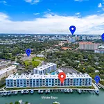 Waterside Retreat: Modern 2Br, Mins To Beach & Apt