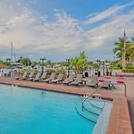 All-New Waterfront With Balcony,Pool,Tiki Bar,Gym
