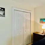 Spacious Condo Close To Siesta