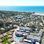 Updated Condo With Pool, Walk To Crescent Beach & Restaurants!