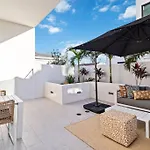 Rosemary District With Patio And In Walking Distance To Downtown And Bay Park