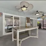 Enchanted & Peaceful Oasis 10 Min Away From One Of The Most Beautiful Beaches In The World Siesta Key
