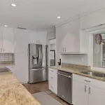 Enchanted & Peaceful Oasis 10 Min Away From One Of The Most Beautiful Beaches In The World Siesta Key