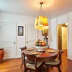 Burns Square Boutique Hotel