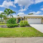 Lanai, Lake And Sunset Views Home In Sarasota