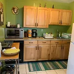 One Bed Suite Near Beaches And Downtown Sarasota