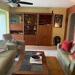 Cozy Cottage Near Beaches And Downtown Sarasota