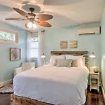 Chic Sarasota Cottage Near Beaches And Downtown!