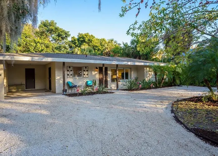 Beautiful Glam Mid-Century 1 Block From Sarasota Bay With Firepit