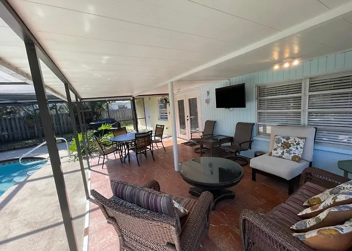 Rowena House 2Bd Den 2Bth Heated Pool Near Siesta Key