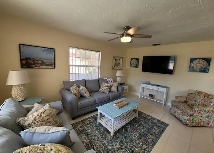 Beachy Sarasota Duplex