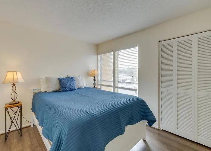 Updated Sienna Park Condo - 4 Miles To Siesta Key!