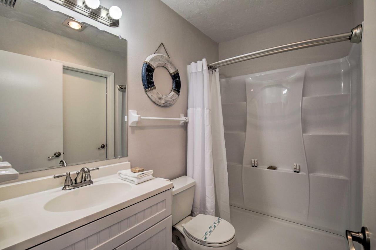With Pool Access Less Than 4 Miles To Siesta Key Apartment *