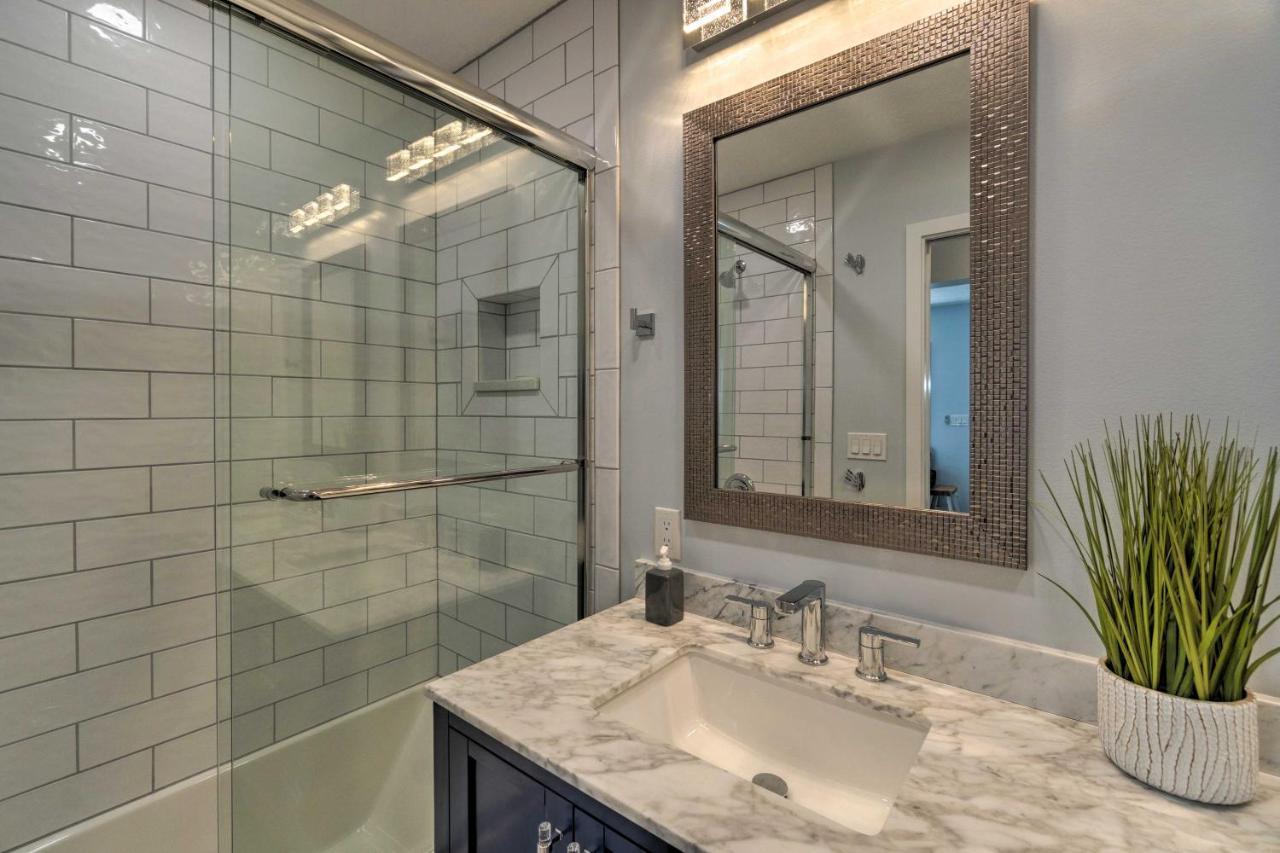 Holiday home Charming Vacation Close To Downtown! *