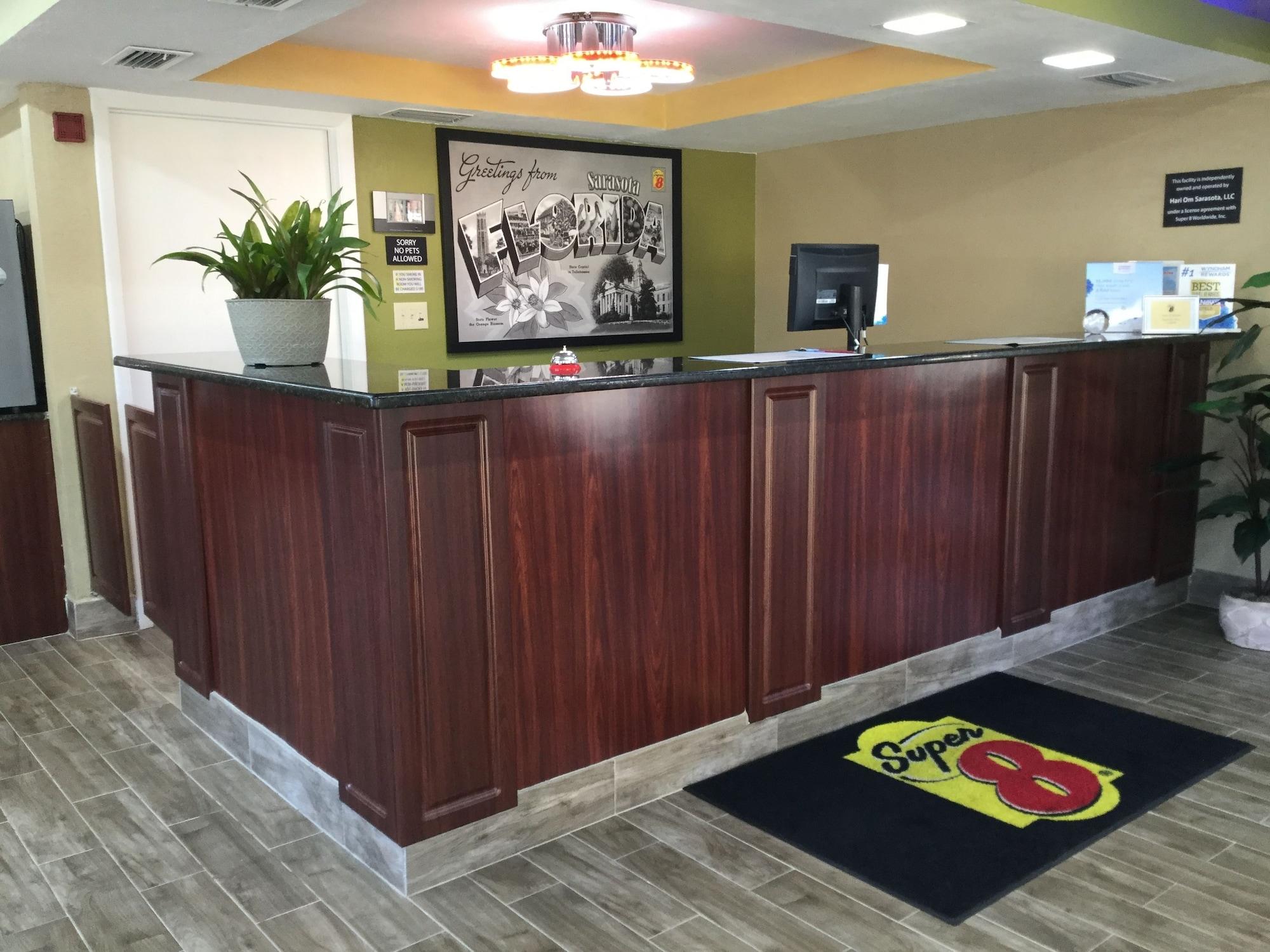 Super 8 By Wyndham Sarasota Near Siesta Key Motel 2*