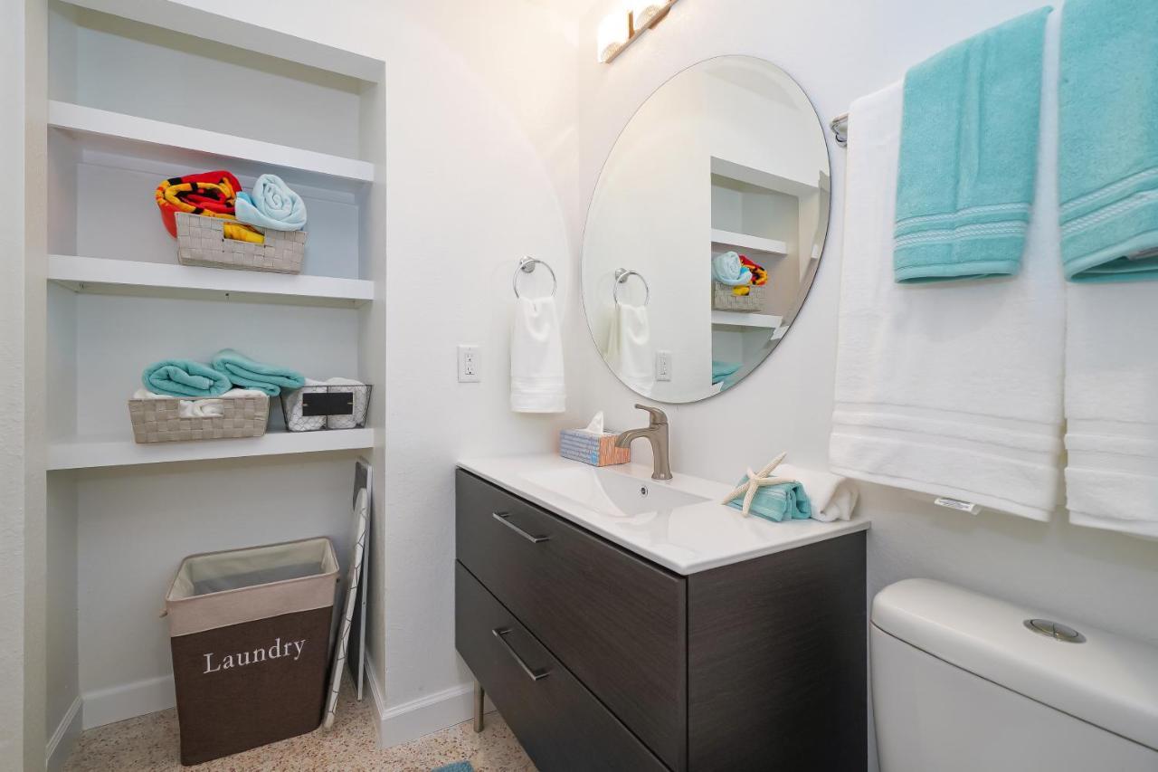 Modern & Fresh - Less Than 3 Miles To The Beach! Holiday home *