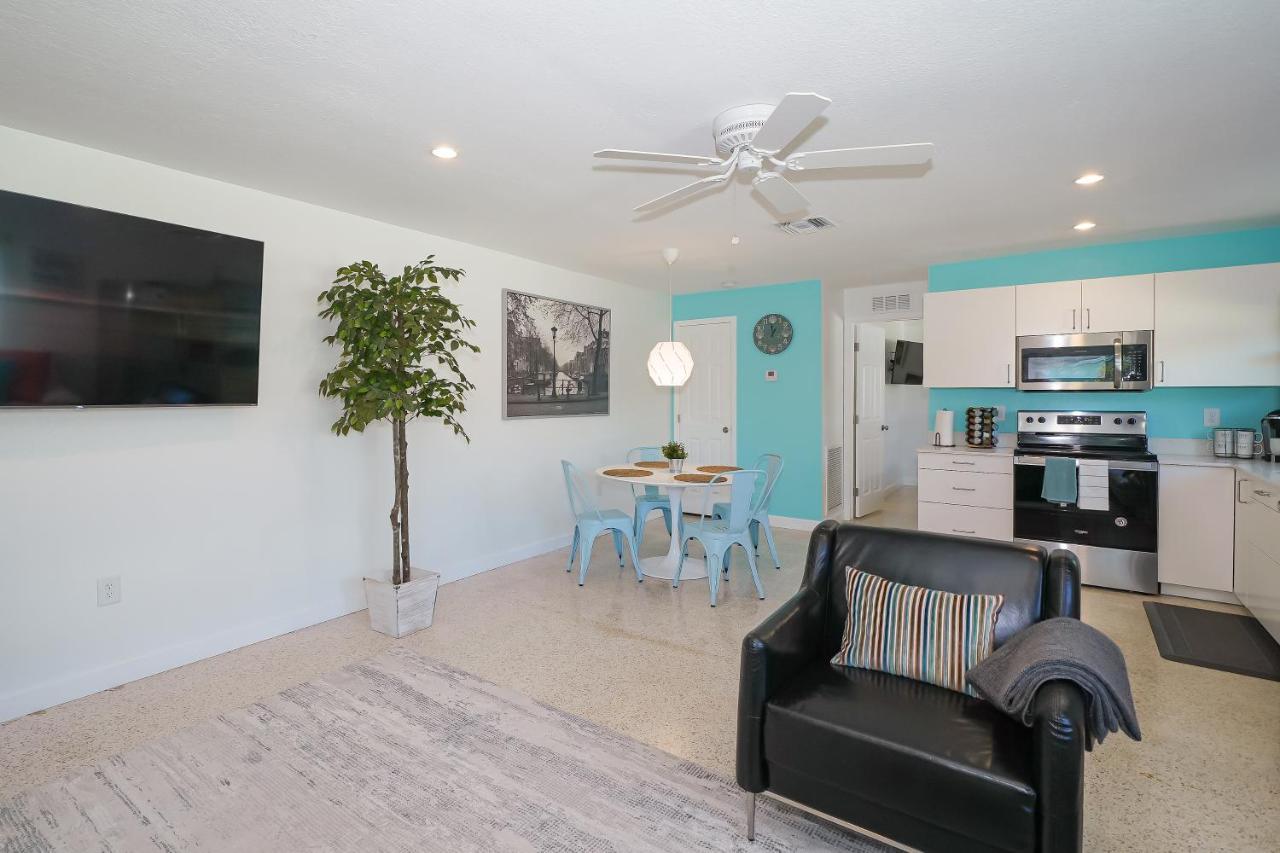 Holiday home Modern & Fresh - Less Than 3 Miles To The Beach!
