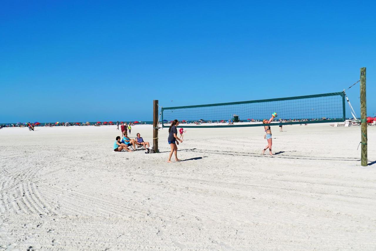 Modern & Fresh - Less Than 3 Miles To The Beach! Holiday home