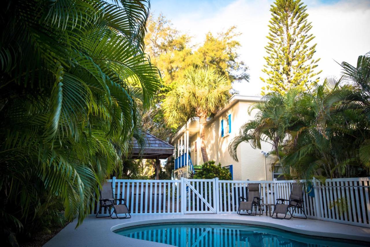 323 Canal Rd - Siesta Key Village